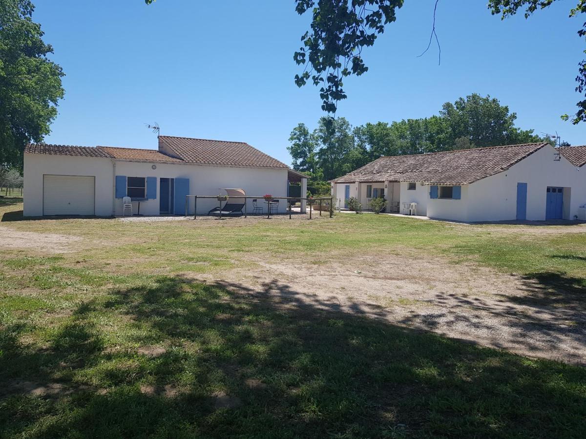 Le Mas De Mon Pere Saintes-Maries-de-la-Mer Exteriör bild